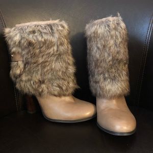 Nine West faux fur boot size 7